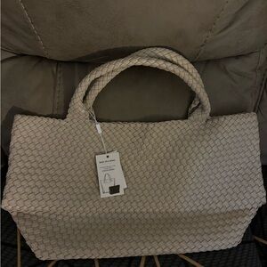 New woven beige tote